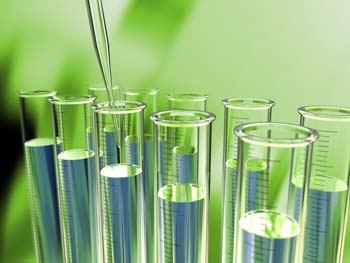 Reagenzgläser und eine Pipette